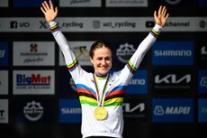 2024 Road World Championships: Grace Brown takes gold in the elite women's time trial